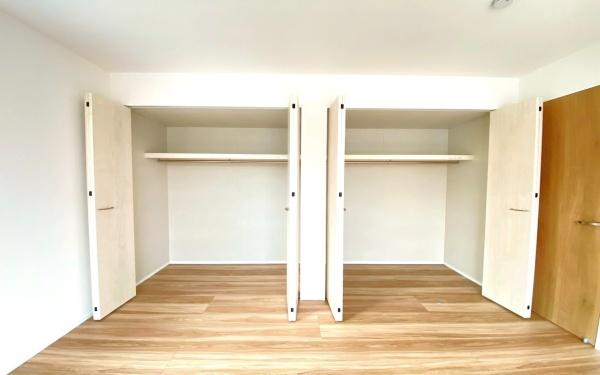 栄区野七里１丁目　全２棟１号棟