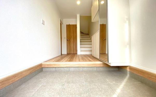 栄区野七里１丁目　全２棟１号棟