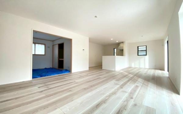 栄区野七里１丁目　全２棟２号棟