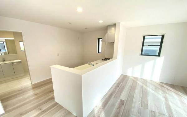 栄区野七里１丁目　全２棟２号棟