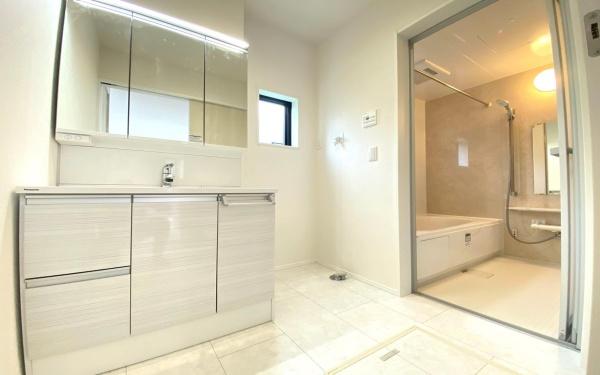 栄区野七里１丁目　全２棟２号棟