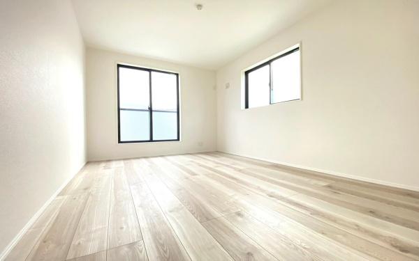 栄区野七里１丁目　全２棟２号棟