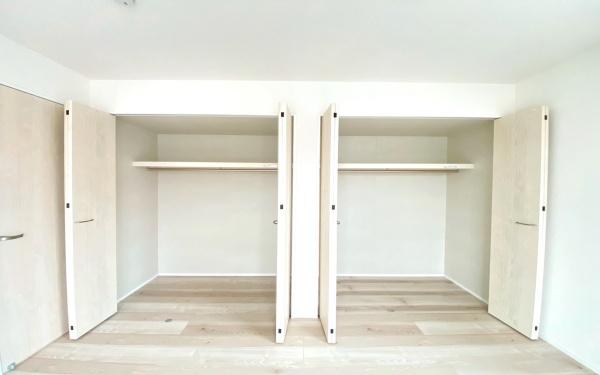 栄区野七里１丁目　全２棟２号棟