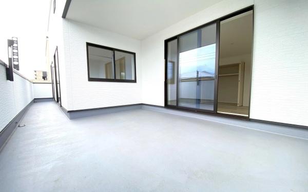 栄区野七里１丁目　全２棟２号棟