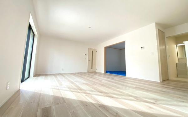 栄区野七里１丁目　全２棟２号棟