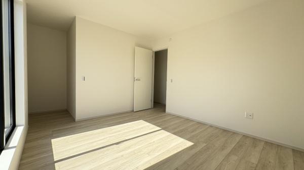 泉区和泉中央北3丁目　全3棟2号棟