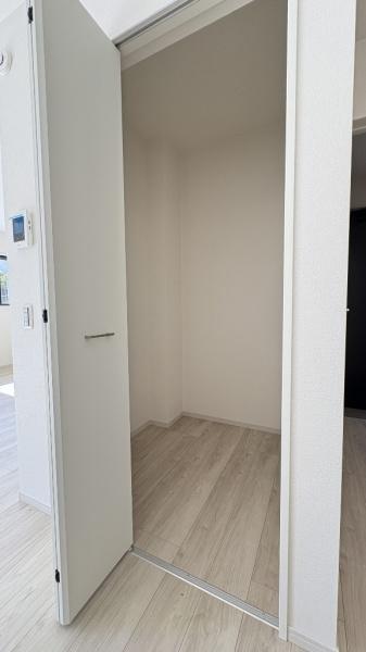 泉区和泉中央北3丁目　全3棟2号棟