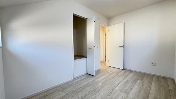 泉区和泉中央北3丁目　全3棟2号棟