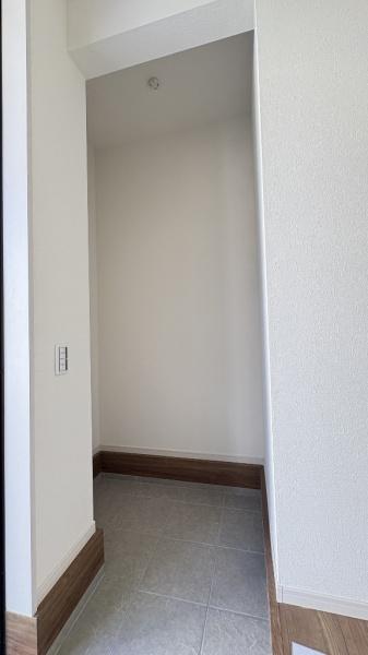 泉区和泉中央北3丁目 全3棟3号棟(収納)