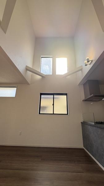 泉区和泉中央北3丁目 全3棟3号棟(リビング)