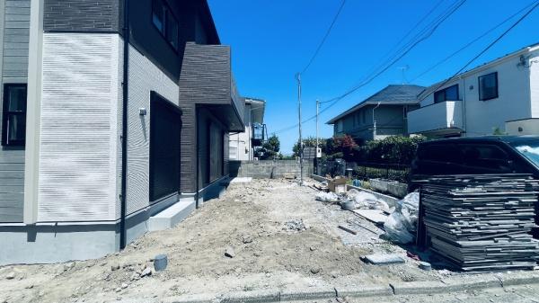 金沢区六浦東３丁目　全１棟