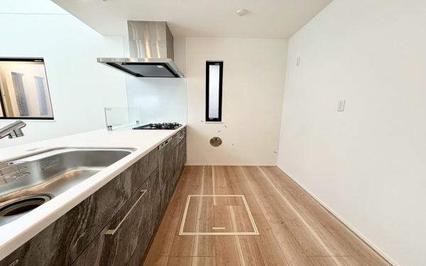 金沢区富岡西４丁目　全２棟２号棟