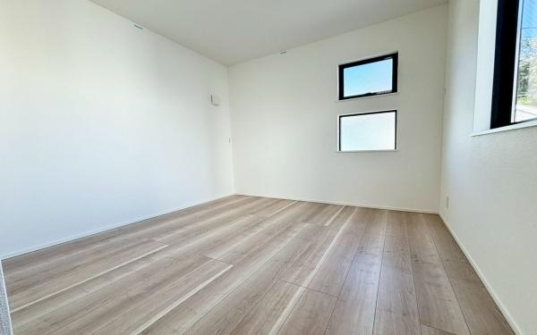 金沢区富岡西４丁目　全２棟２号棟