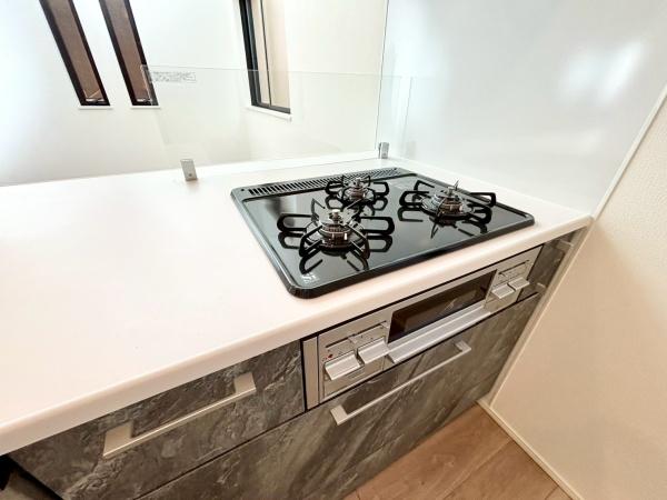 金沢区富岡西４丁目　全２棟２号棟