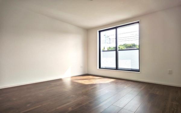 青葉区荏子田1丁目 全4棟3号棟(洋室)