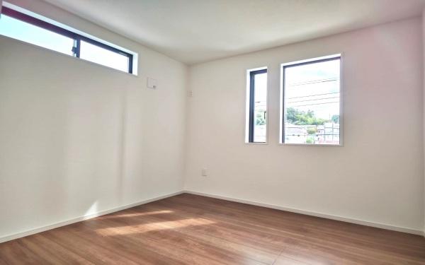 青葉区荏子田1丁目 全4棟4号棟(洋室)