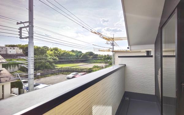 青葉区荏子田1丁目 全4棟4号棟(バルコニー)