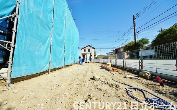 金沢区釜利谷西5丁目(前面道路含む現地写真)