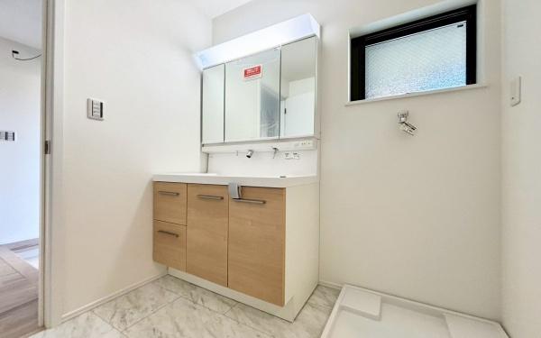 港南区港南6丁目　全2棟B号棟