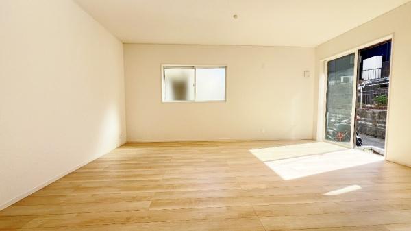 旭区市沢町　全２棟１号棟