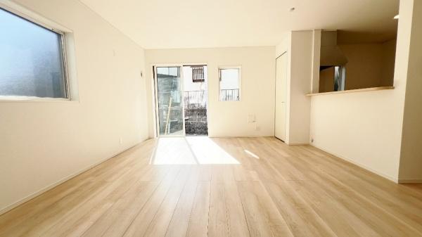 旭区市沢町　全２棟１号棟