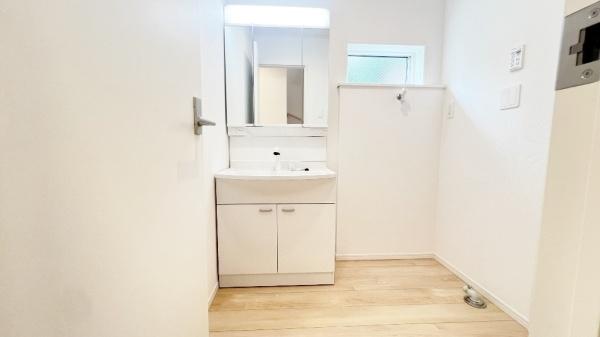 旭区市沢町　全２棟１号棟