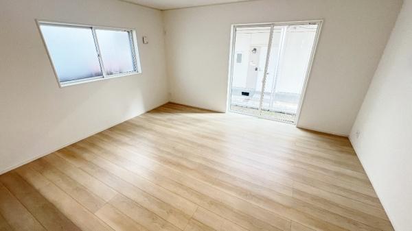 旭区市沢町　全２棟２号棟