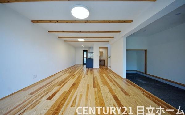 中区本牧大里町　全１棟