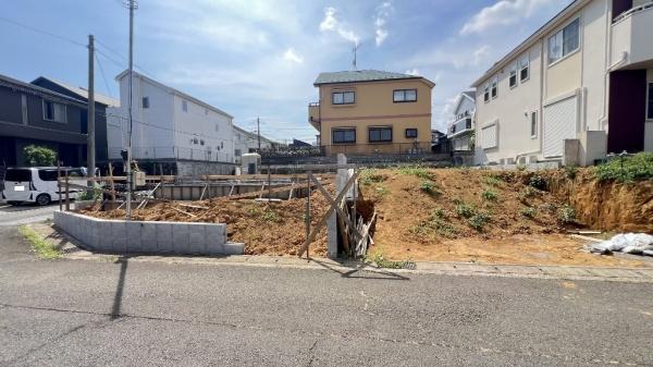 緑区北八朔町　全２棟Ｂ号棟