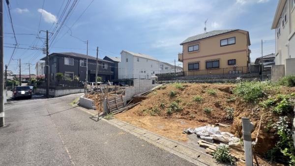 緑区北八朔町　全２棟Ｂ号棟