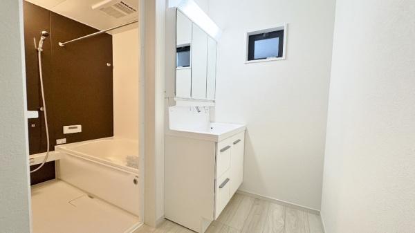 栄区長沼町(洗面台・洗面所)