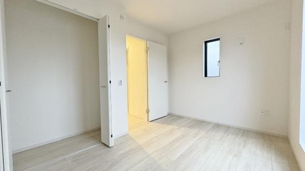 栄区長沼町(洋室)