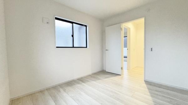 栄区長沼町(洋室)