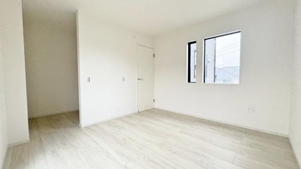 栄区長沼町(洋室)