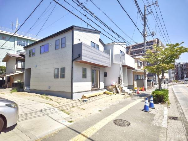 栄区桂町　全２棟１号棟