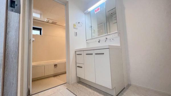 栄区上郷町　全２棟B号棟