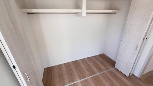 栄区上郷町　全２棟B号棟