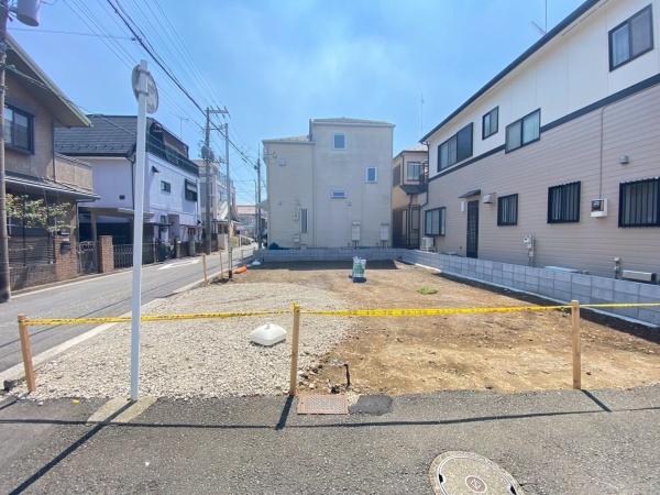 鶴見区下末吉4丁目 全2棟販売A号棟(前面道路含む現地写真)