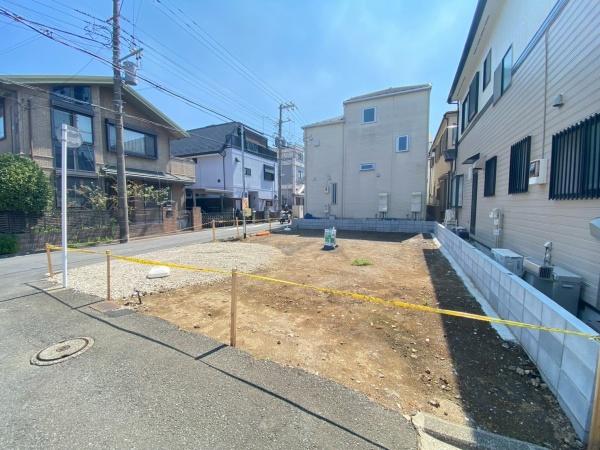 鶴見区下末吉4丁目 全2棟販売A号棟(前面道路含む現地写真)
