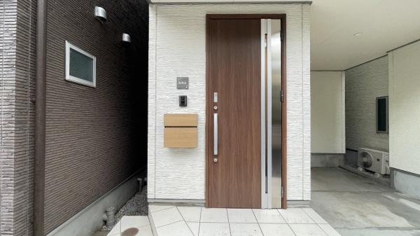 川崎市川崎区京町3丁目の中古一戸建て(玄関)