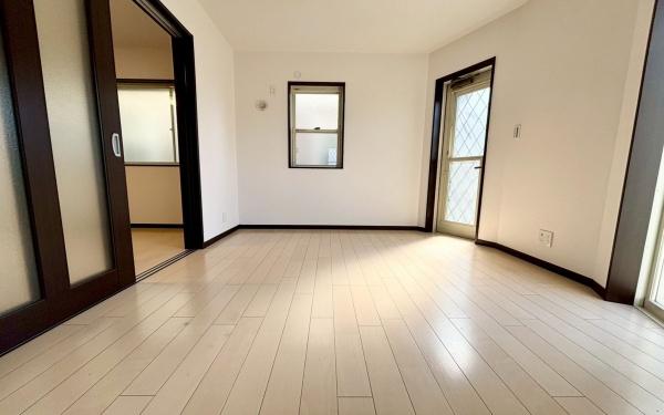 横浜市港南区上永谷6丁目の中古一戸建て(リビング)