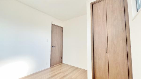 緑区北八朔町 全1棟(洋室)