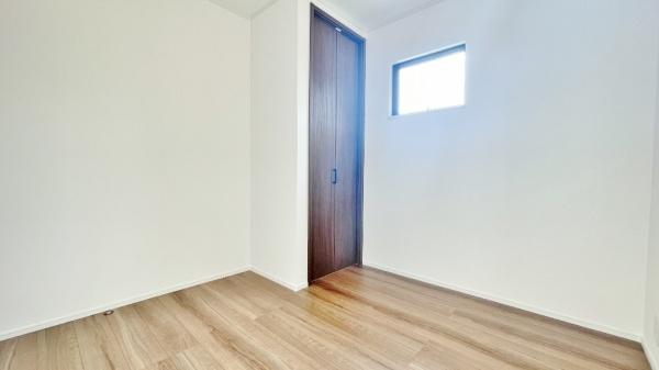 緑区北八朔町 全1棟(洋室)