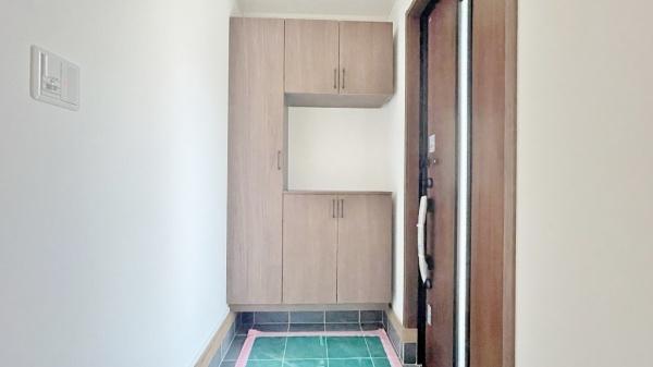 緑区北八朔町 全1棟(玄関)