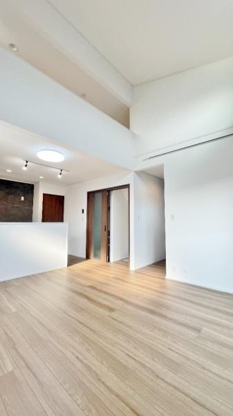 緑区北八朔町 全1棟(リビング)