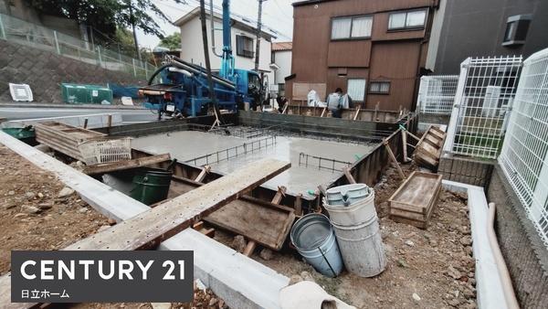 保土ヶ谷区釜台町 全2棟A号棟(前面道路含む現地写真)