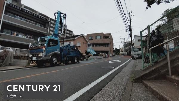 保土ヶ谷区釜台町 全2棟A号棟(前面道路含む現地写真)