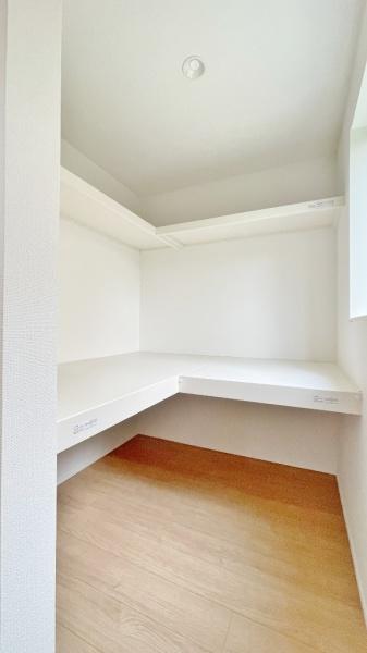 青葉区市ヶ尾町 全1棟(収納)