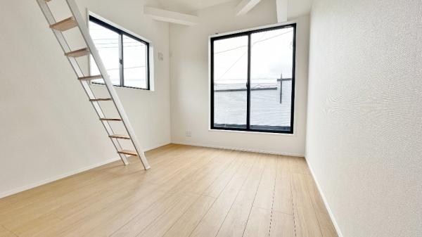 青葉区市ヶ尾町 全1棟(洋室)