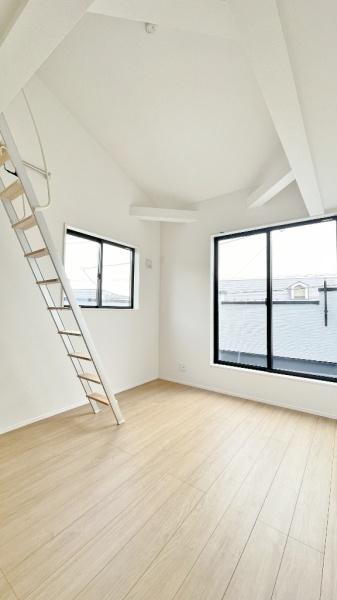 青葉区市ヶ尾町 全1棟(洋室)